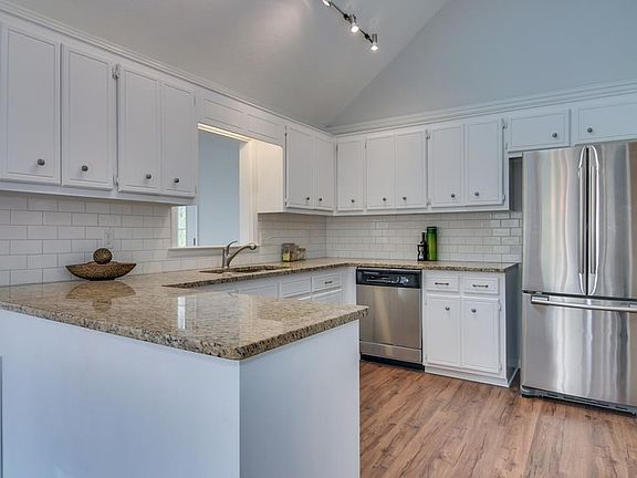 5th image of 346 Old Salem Way