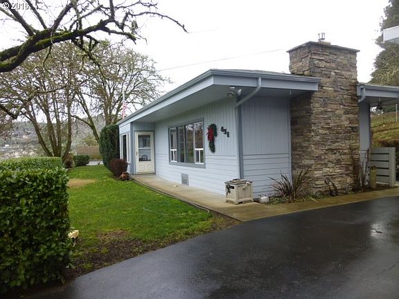 2nd image of 451 SE Leland St