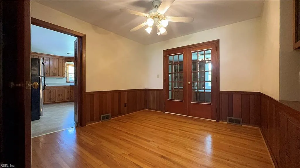 3 bed, 1.5 bath, 1411 sqft, $2,100 — Photo 4