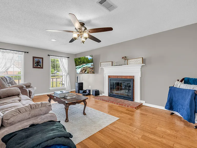 313 Hillfield Cv — Photo 26