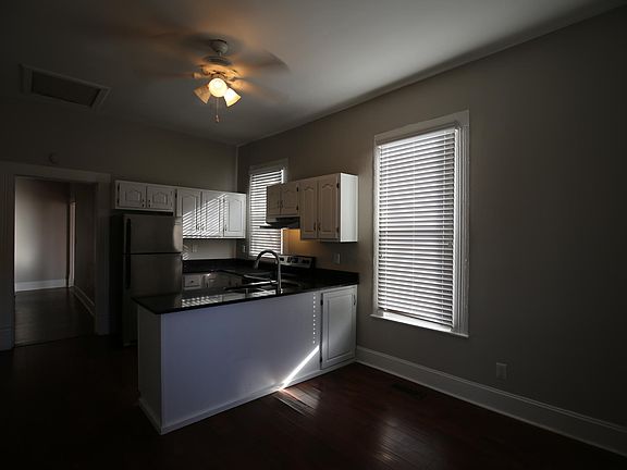 4th image of 1128 E 8th St