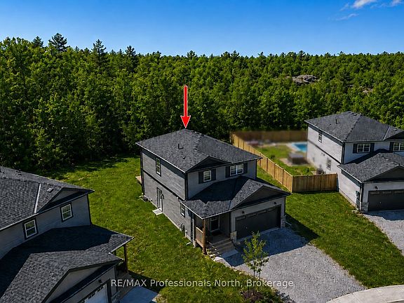 2nd image of 33 Whitehorn Park Rd W
