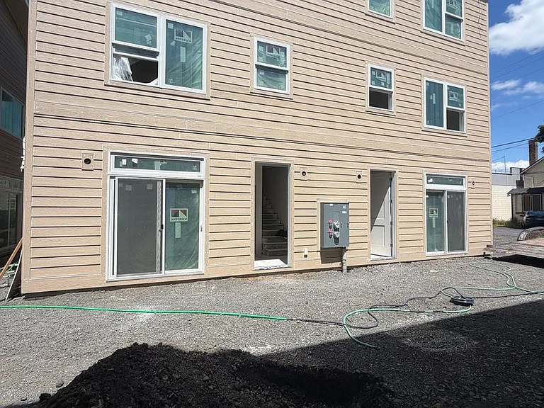 420 S Almon St — Photo 2