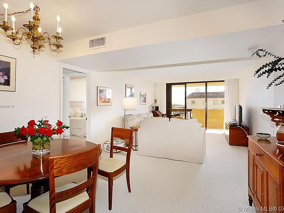 2nd image of 600 Biltmore Way APT 604