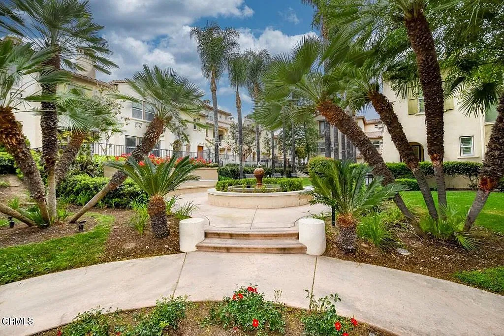 2 bed, 2.5 bath, 1368 sqft, $3,600 — Photo 1