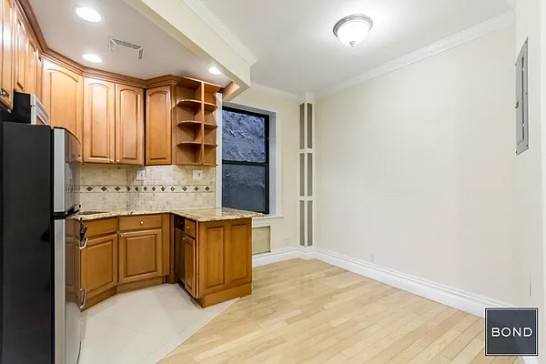 Rented by Bond New York | media 11