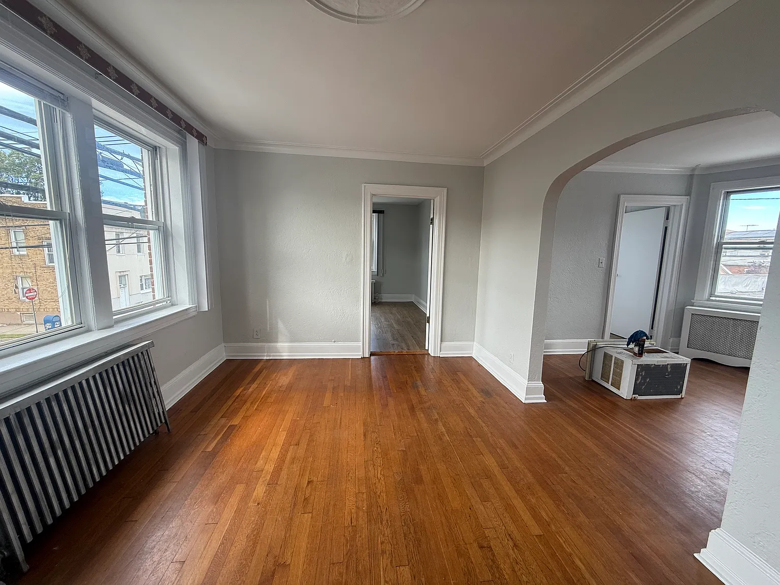 2 bed, 1000 sqft, $2,200 — Photo 1