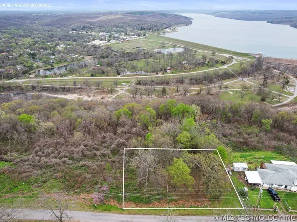 341 E 437th Rd, Spavinaw, OK 74366