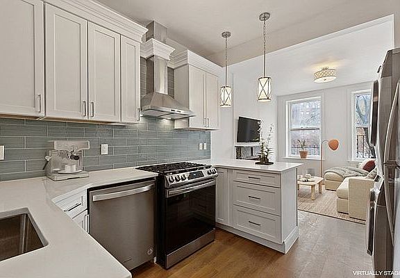 2nd image of 11 Carmine St APT 2B