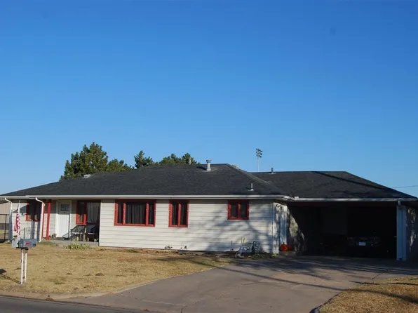 718 E 23rd Ave, Hutchinson, KS 67502