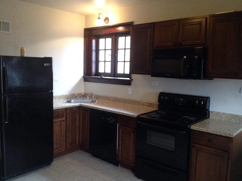 1st image of 3416 Indiana Ave Floor 1
