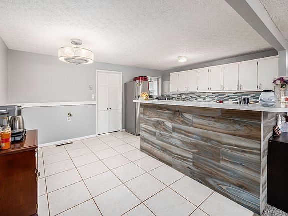 5th image of 6385 Brauning Dr
