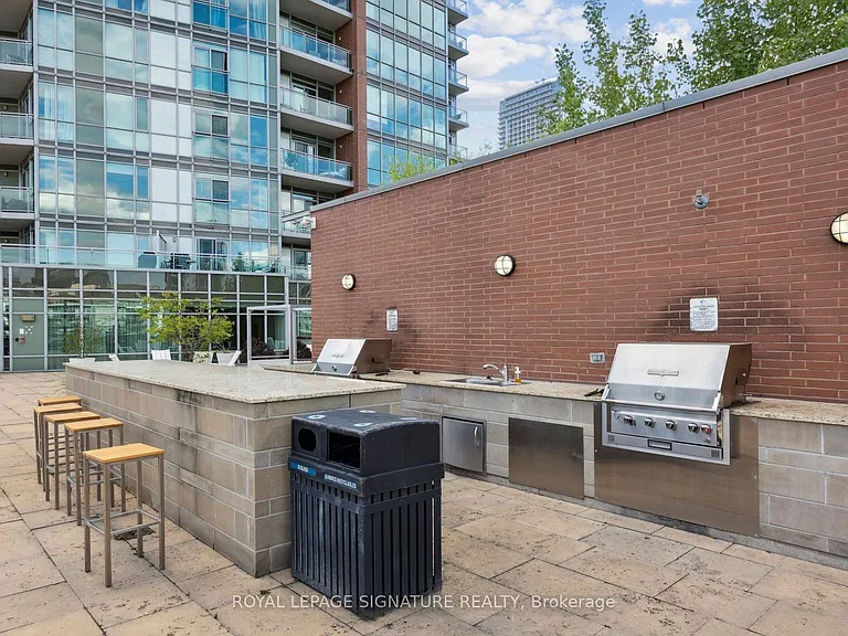 112 George St S #902 — Photo 31