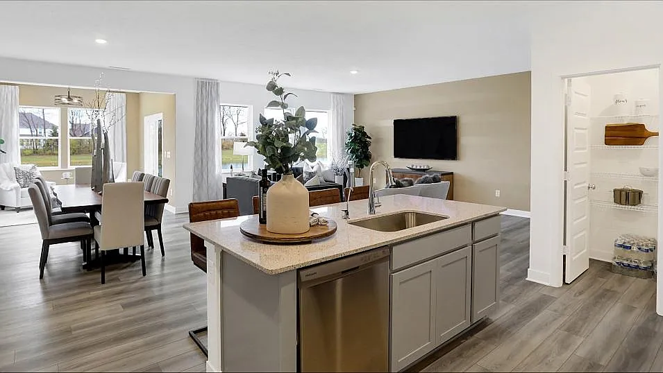 3563 Pinnacle Dr — Photo 4