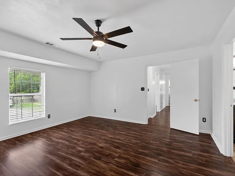 3200 Vermeer Dr #8 — Photo 21