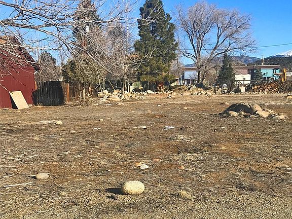 3rd image of 562 Gold St