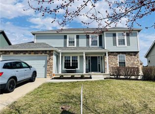 1055 Wyndham Dr, Lansing, KS 66043