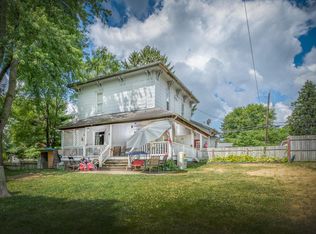 17 Columbus Rd, Fredericktown, OH 43019