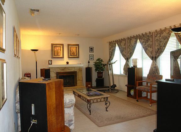 3rd image of 653 Albanese Cir