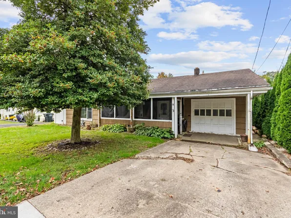 18 Maple Ave, Newfield, NJ 08344