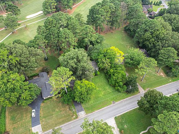 3rd image of 2505 Burningtree Dr SE