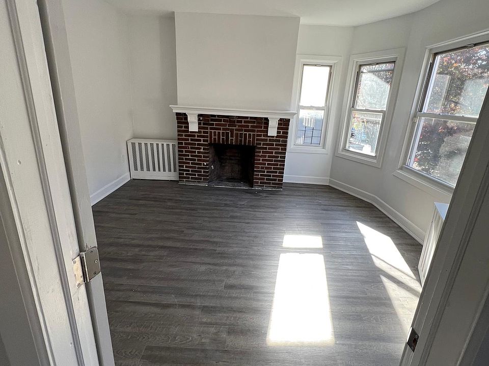 1st image of 138 Elliott Ave #3