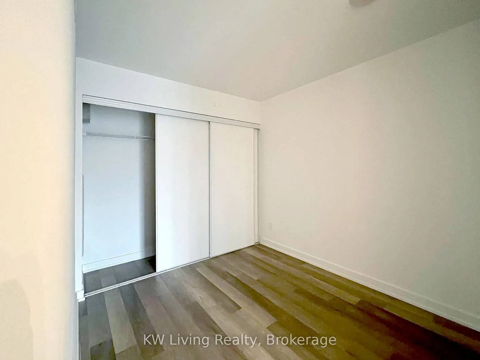 Design Haus Condos — Photo 3