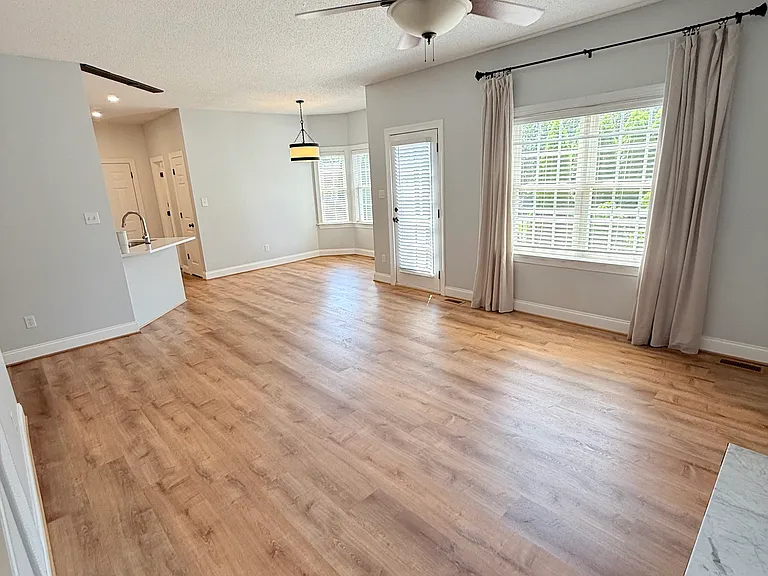 C-fan and curtains included!