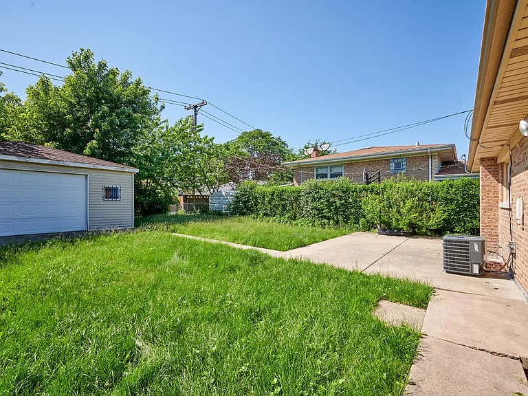 7810 E Prairie Rd — Photo 25