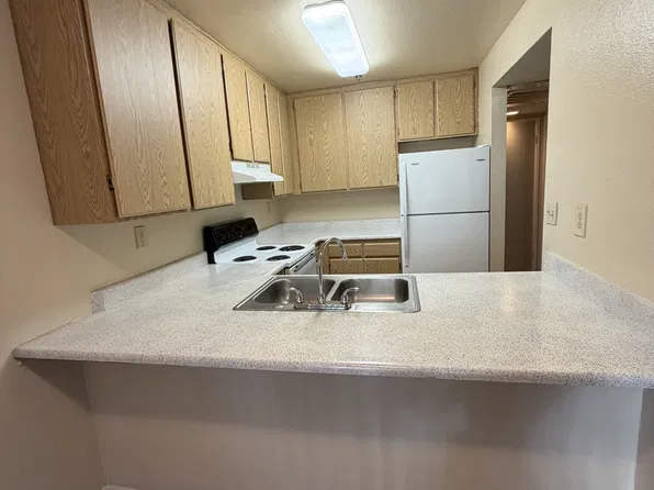 921 Alturas Rd #1, Fallbrook, CA 92028