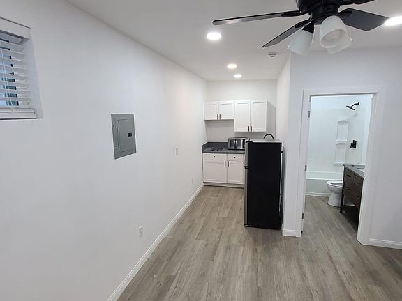 2nd image of 427 E Moss St #1