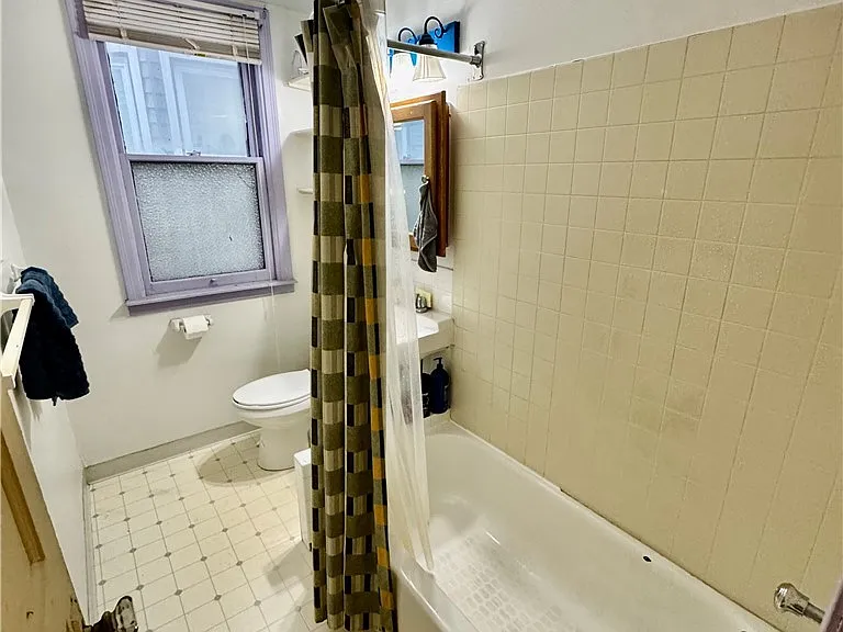 7 Berkley Pl — Photo 12