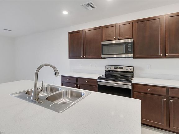 4th image of 15176 Wildflower CIR