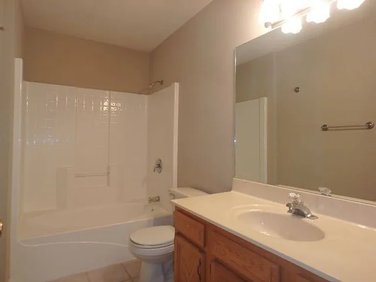 2303 Silver Leaf Ct — Photo 13