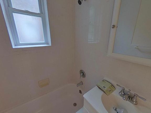 4th image of 209 Mallory Ave Floor 2