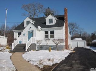 51 Greenwood Ave, East Islip, NY 11730