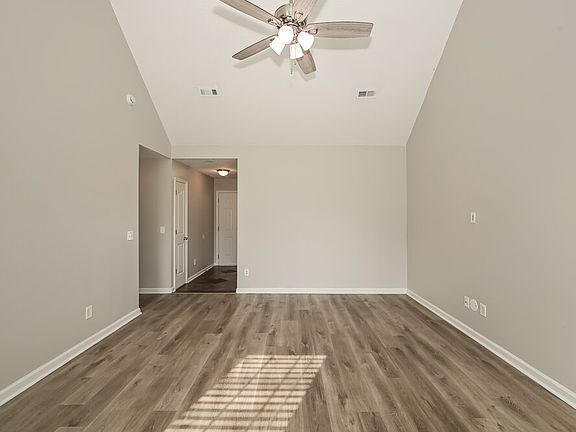 5th image of 2625 Weatherford St