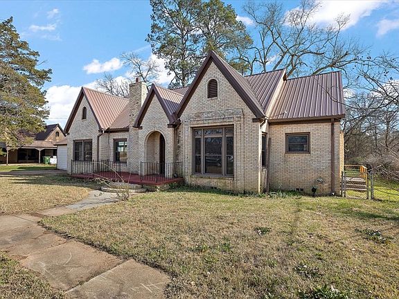 3rd image of 307 Austin St