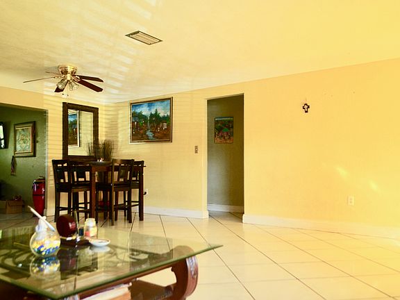 5th image of 6773 Camelia Dr