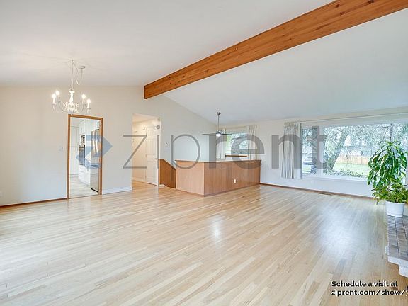 5th image of 118 152nd Pl NE