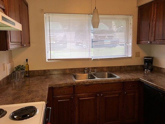 3rd image of 519 Welch Ave #9