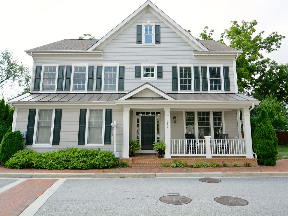1st image of 1324 S Kenmore Cir