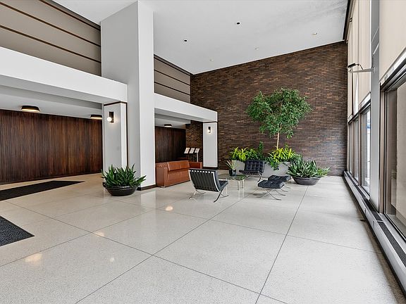 5th image of 5455 N Sheridan Rd APT 1915