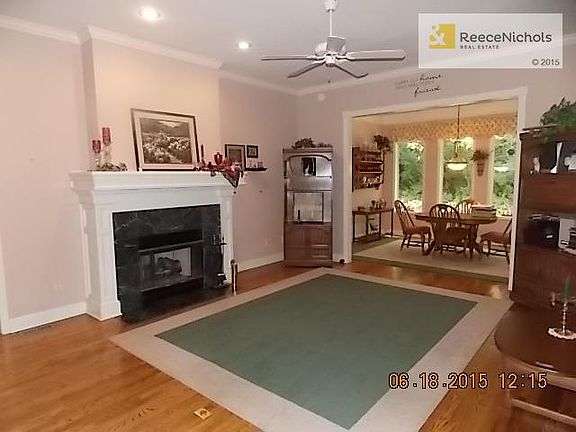 2nd image of 3017 S Redwood Dr