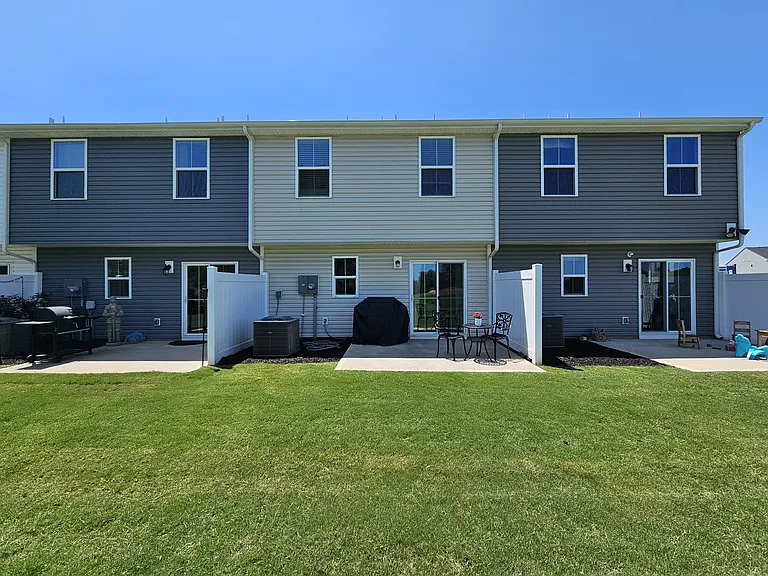 1551 Purrington Ln — Photo 12