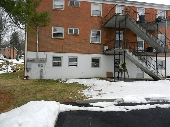 2nd image of 340 Chinquapin Trl APT 1