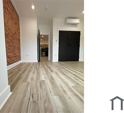 5th image of 1448 N Peach St #B