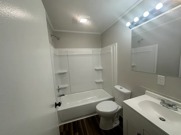 209 12th St SW #2 — Photo 7