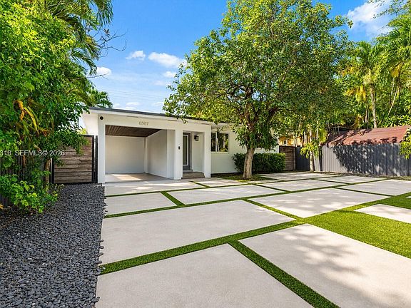 2nd image of 6507 SW 39th Ter