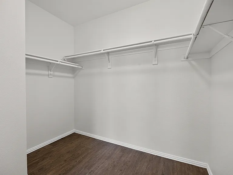 1521 Stanford Dr — Photo 9